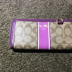 Vintage purple Coach Walet