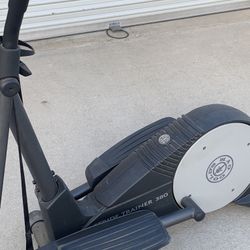 Golds Gym Elliptical Trainer 