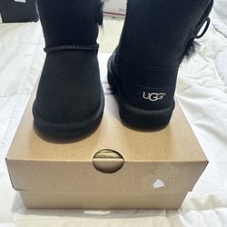 UGG Bailey Button II