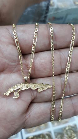 14k gold chain & charm 4 grams 22 inch