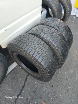 Only 3 Used Tires LT31x10.50r15 Falken Wldpeak AT3 $199.00.
FIRM PRICE, FIRM PRICE 
PLEASE DON'T ASK FOR DICOUNT
POR FAVOR NO PREGUNTE POR DESCUENTO