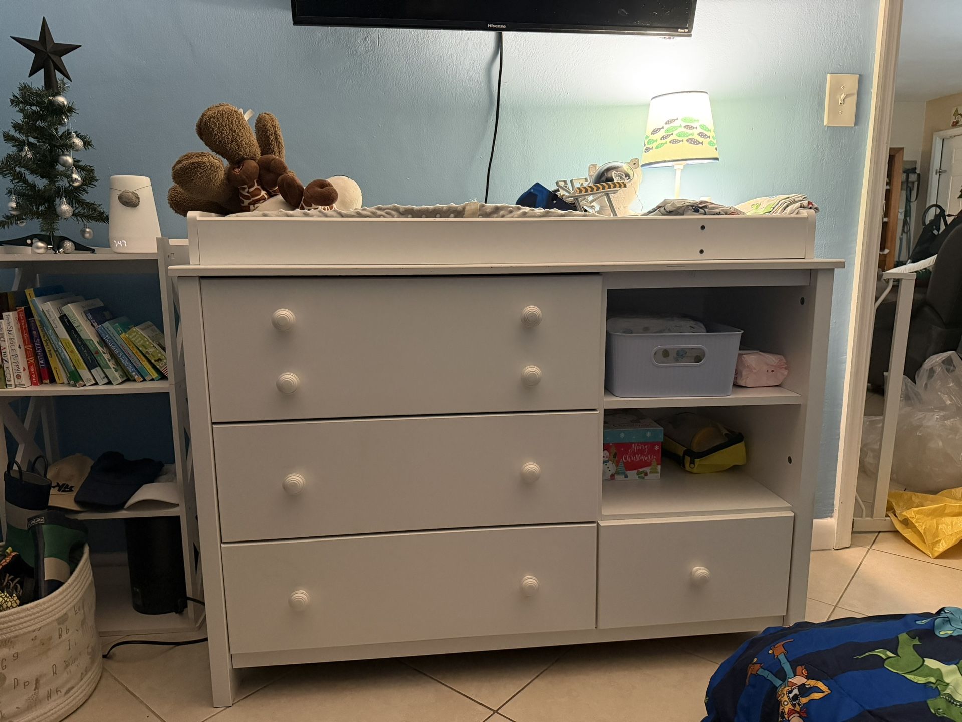White Wooden Changing Table/Dresser