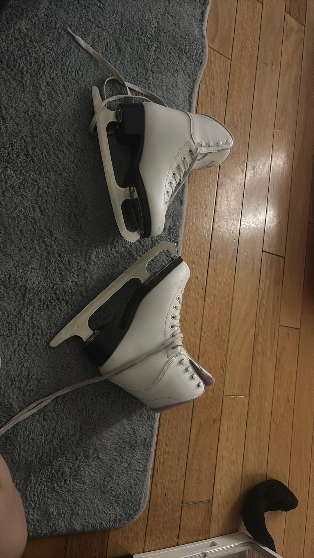 size 4 figure skates