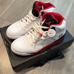 Air Jordan Retro 5 Fire Red Size 11