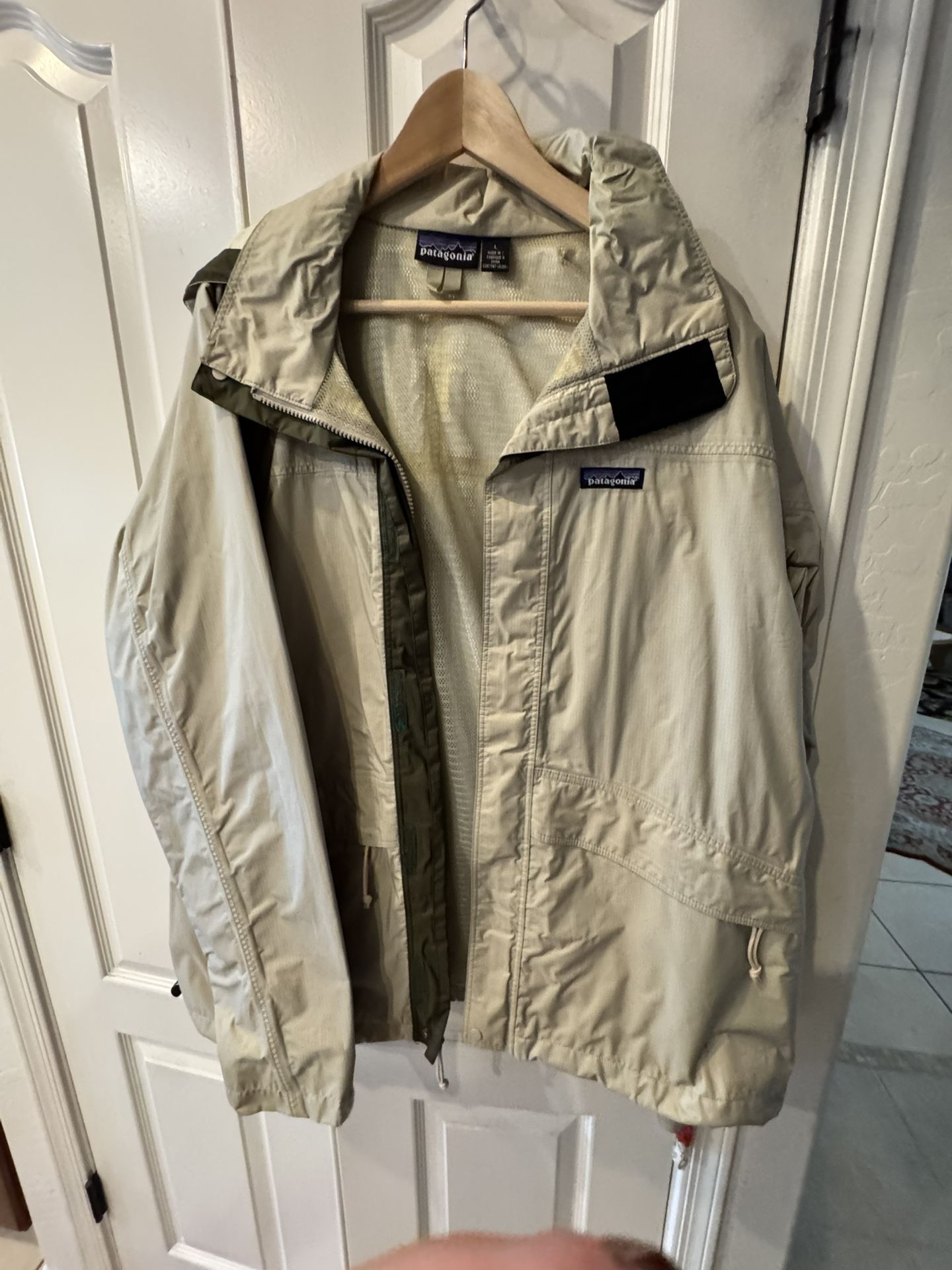 Patagonia Men’s Large Rain Hooded Jacket , $50