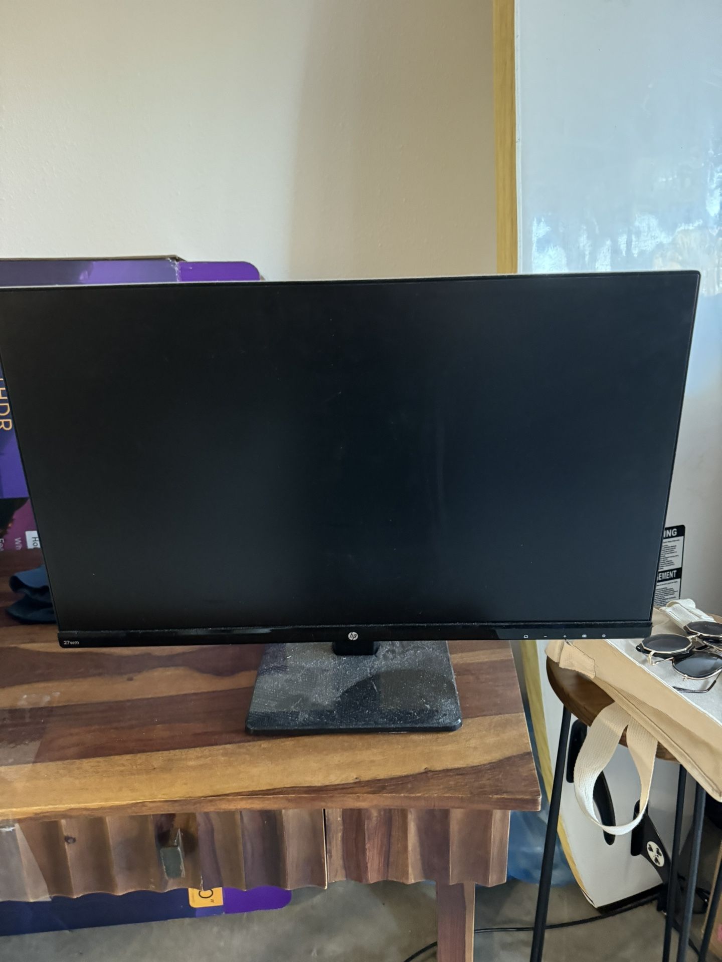 HP BIG MONITOR