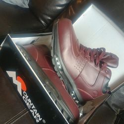 Size 12 Men's Mountain Gear Boots Burgundy