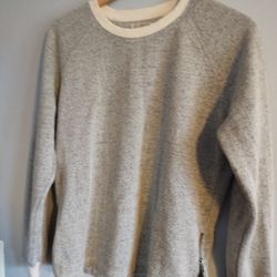 WOMEN'S CONVERSE SWEATSHIRT.... CHECK OUT MY PAGE FOR MORE ITEMS