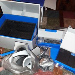 VR Head set And stand $220.00