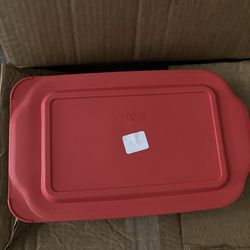 Pyrex Tray With Cover 