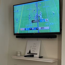 LG 47” LED Smart 3D Smart TV – Excellent Picture – Includes Mount!