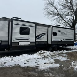 2022 Puma Palomino 31RLQS