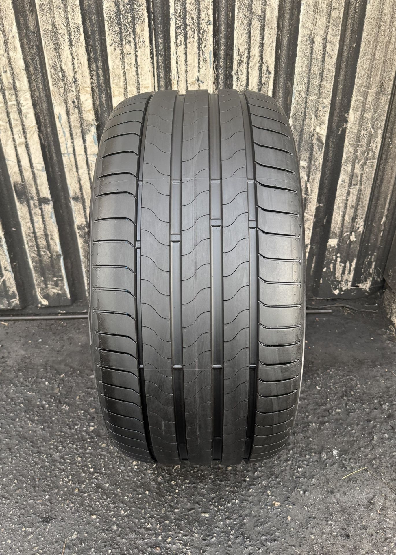 285/35/21  Bridgestone Turanza 6 ENLITEN  LikeNew
