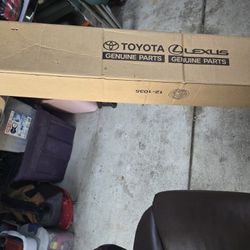 Toyota Tundra Tailgate Cap