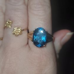 Really Pretty Blue London Topaz Gomd Ring