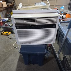 Kenmore 12,000 BTU Air Conditioner 