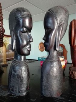 African hand crafted couple statue