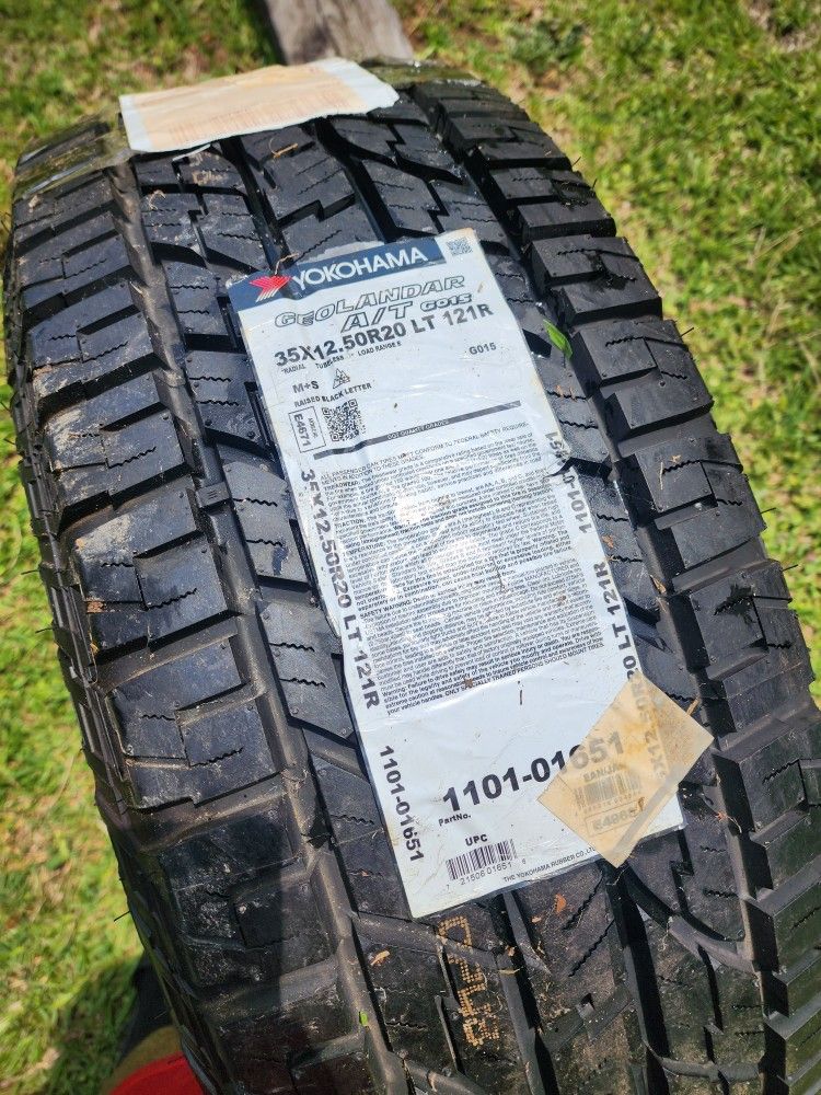 Yokohoma Geolander 35 X 12.5 X 20