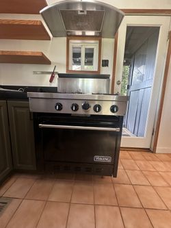 Viking stove . pick up only