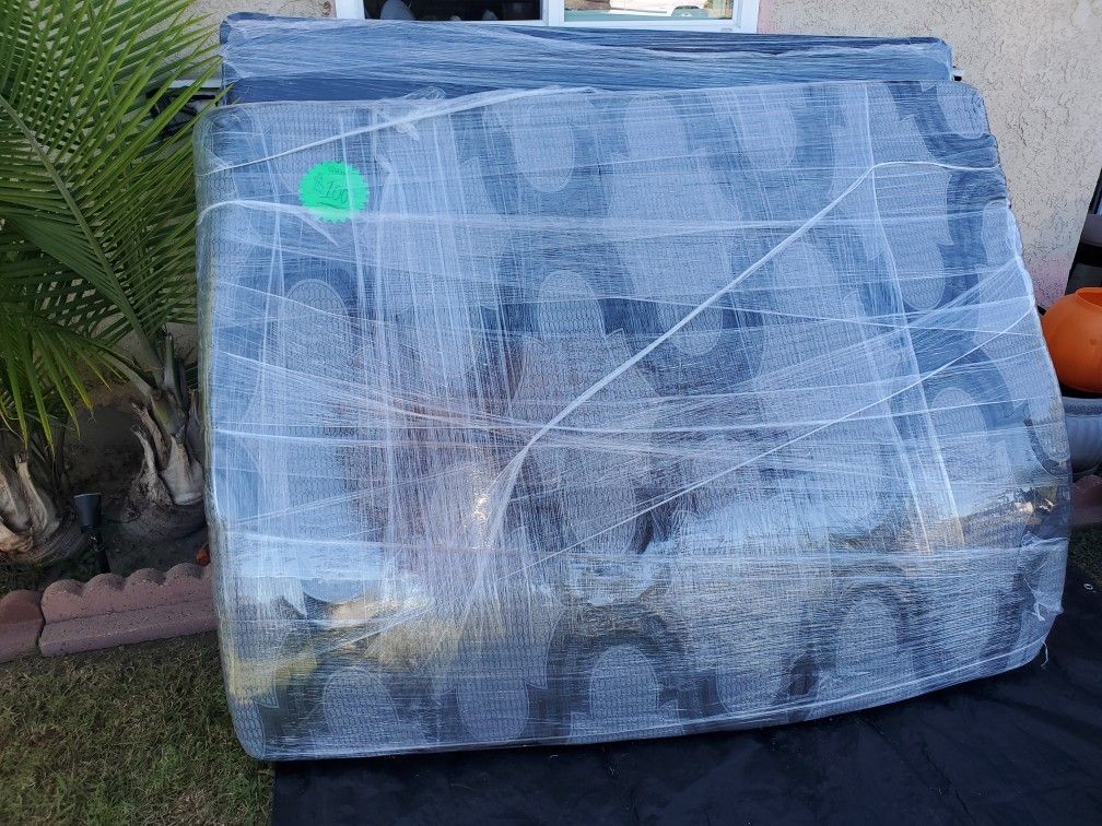 New Queen Mattress With Box Spring 