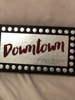 Downtown iconic beauty (eyeshadow palette