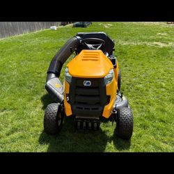 Cub Cadet Riding lawn 