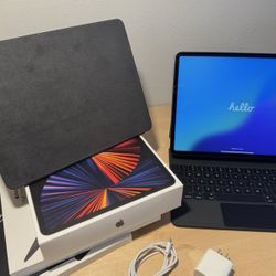 Apple iPad Pro 12.9” 5th Gen 256GB - Magic Keyboard, Folio Bundle
