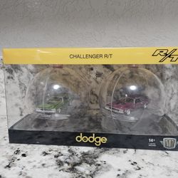 M2 Machines Dodge Challenger R/T 2 pack Ordanents 