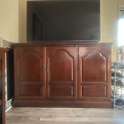 Tv Stand / Entertainment Cabinet 