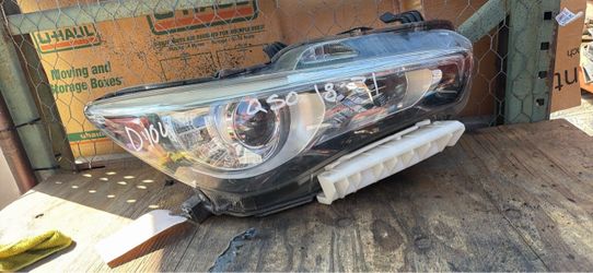 2019 Infiniti Q50 headlight right side