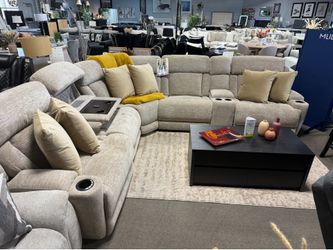 Comfy cozy reclining sectional! 😍❤️💙