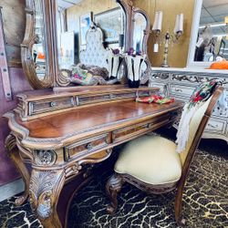 AICO By Michael Amini PALAIS ROYALE Vanity - GA