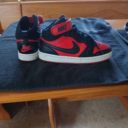 Kid's Nike Court Borough University 4Y
