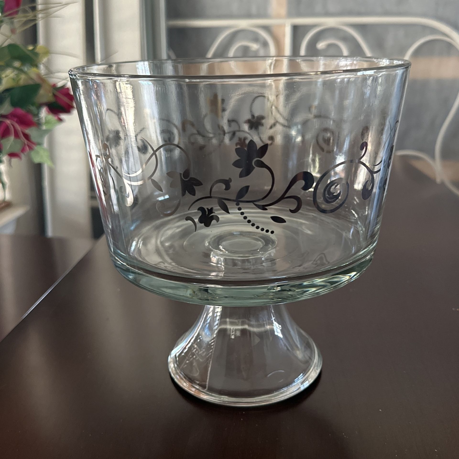 Vintage Trifle Desert Glass Bowl for Sale in Buena Park CA OfferUp