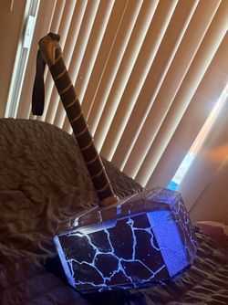 Thors hammer love and thunder