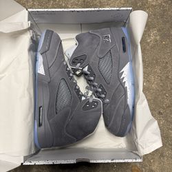 Jordan 5 wolf grey sizes 10, 11, 11.5, 6.5y, 10.5