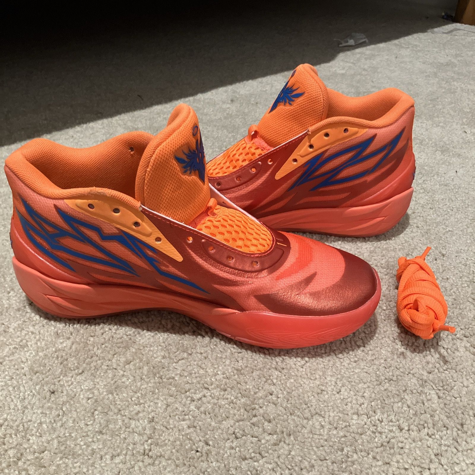 Size 8 PUMA MELOS “Supernova” Pre-Owned 376442-01