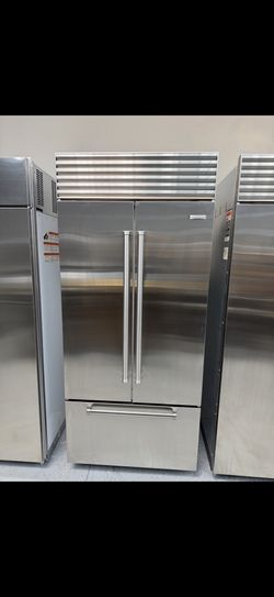Sub Zero 36 Built In Refrigerator 