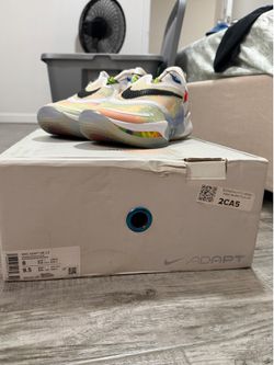Nike Adapt 2.0 Self-Lacing Sneakers – Size 8 Women’s / 9.5 Men’s