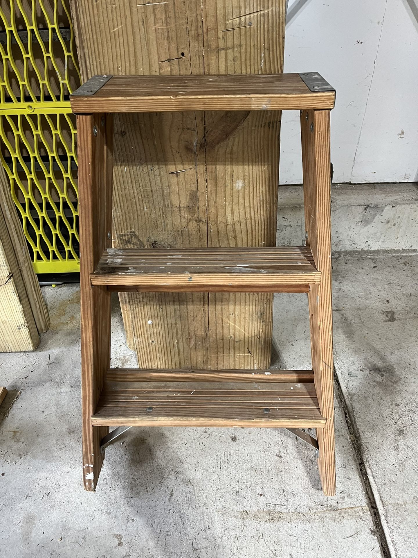 2 ‘ Step Ladder