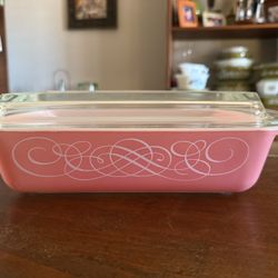 Vintage Scroll Pyrex Space-saver