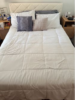 Full bed + mattress + nightstand