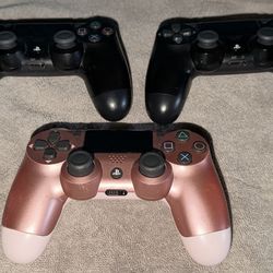 PS4 controllers
