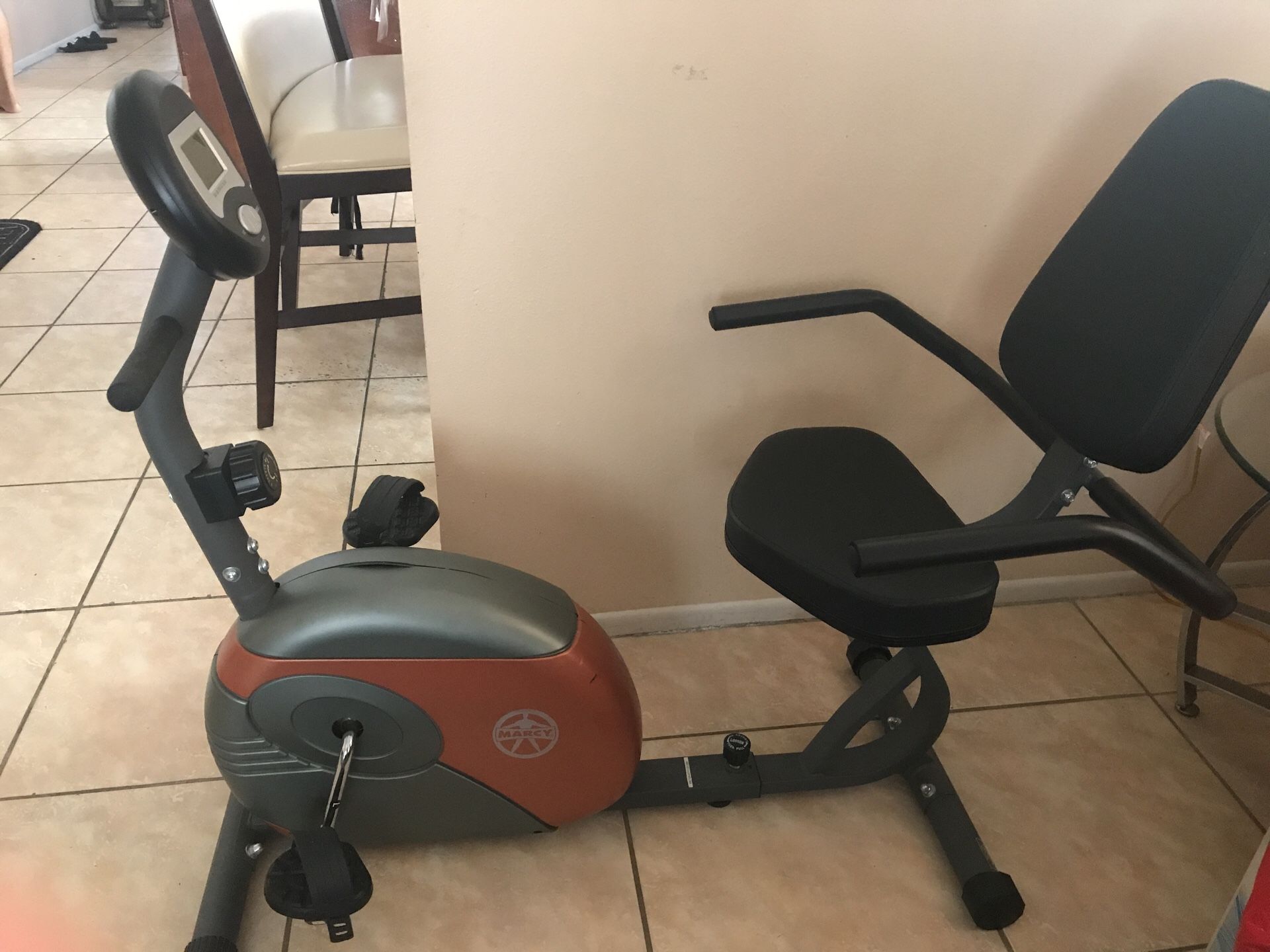 Marcy Recumbent Exercise Bike: ME-709, Gray