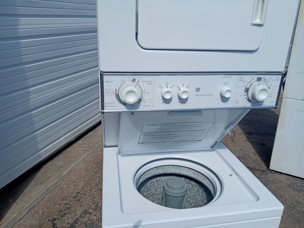 Excellent Condition GE Spacemaker Laundry Center for Sale in St.