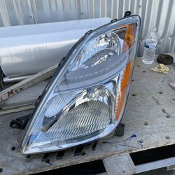 2006-2009 Toyota Prius Left Headlight 