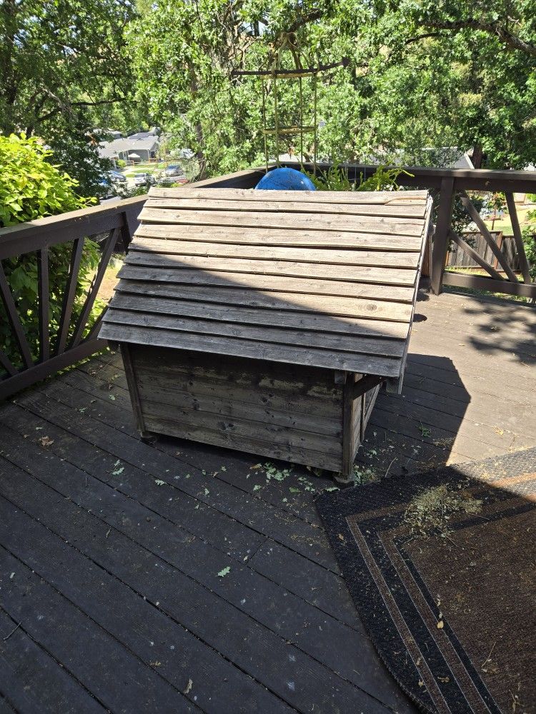 Large Wood Dog House