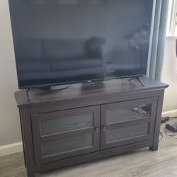 Tv + Tv Stand