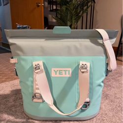 Yeti Hopper M series cooler bag
