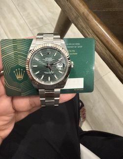 Rolex Dayjust 41 green motif dial full set- mint condition